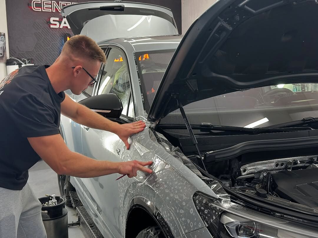 Aplikacja folii ochronnej PPF — LASYK CARS